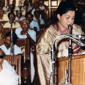 ஜெயலலிதா எடுத்த சாட்டை! திமுகவினரை சுற்றி வளைத்த லஞ்ச ஒழிப்புத்துறை! தமிழகத்தையே அதிர வைத்த அரசியல் ஆட்டம்.!