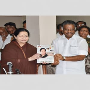 இதுதான் உண்மையில் ராஜயோம்.! ஓபிஎஸ்-ஐ முதலமைச்சராக்கிய ஒற்றை தீர்ப்பு! வழக்கால் மாறிய ஓ.பன்னீர் செல்வம் வாழ்க்கை.!