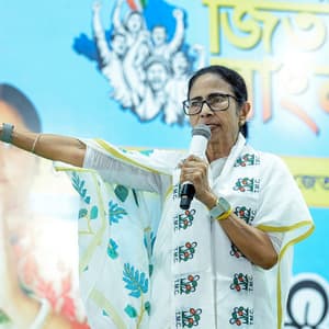 Mamata Banerjee Candidate Profile: নিজের নামে নেই বাড়ি-গাড়ি, গয়না থেকে অস্থাবর সম্পত্তি, জানুন মমতা বন্দ্যোপাধ্যায়ের আয় কোথা থেকে আসে