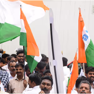 കേരളമാകെ ആഞ്ഞടിച്ച് യുഡിഎഫ് തരംഗം; തിരിച്ചുവരവ് ആഘോഷമാക്കി പ്രവർത്തകർ