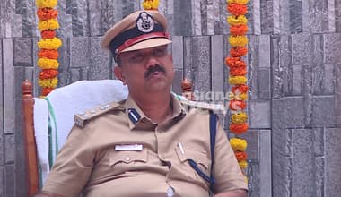 സര്‍ക്കാര്‍ സംരക്ഷണമോ? അഴിമതി കേസിൽ പ്രതിയായ ജയിൽ ഡിഐജി വിനോദ് കുമാറിനെതിരായ നടപടി വൈകുന്നു