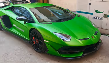 ಕೋಟಿ ಬೆಲೆಬಾಳುವ ಲ್ಯಾಂಬೋರ್ಗಿನಿ ಕಾರಿದ್ದರೇನು? ಆರ್‌ಟಿಒ ಅಧಿಕಾರಿಗಳ ಮುಂದೆ ಮಂಡಿಯೂರಿದ ಮಾಲೀಕ!