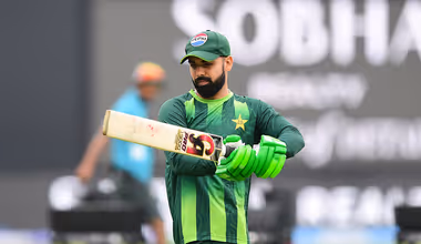T20 World Cup: Shadab Khan Sends Brutal Reminder to Pakistan Legends Amid India Defeat Criticism