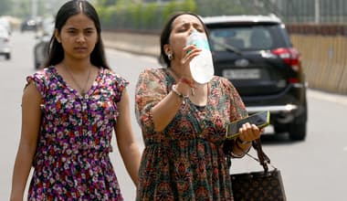 UP Weather Today: उत्तर प्रदेश में आग उगलेगा आसमान! प्रयागराज में हीटवेव, आगरा-लखनऊ में भी खतरनाक गर्मी