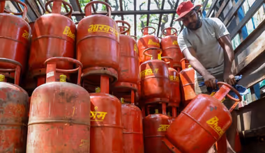 ഗാര്‍ഹിക എൽപിജി ആവശ്യത്തിന് സ്റ്റോക്കുണ്ട്, പാനിക് ബുക്കിങ് പാടില്ല; ഗ്രാമീണ മേഖലയിൽ ബുക്കിങിന് 45 ദിവസത്തെ ഇടവേളയെന്ന് കേന്ദ്രം