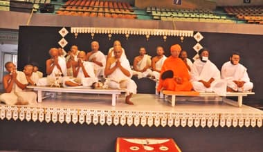 Navkar Mantra Day 2026: सूरत में 10 हजार श्रद्धालुओं का महाजाप, विश्व शांति का गूंजा संदेश