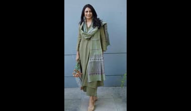 ऑफिसवेअरसाठी 500 रुपयांत खरेदी करा हे ट्रेन्डी Cotton Suits
