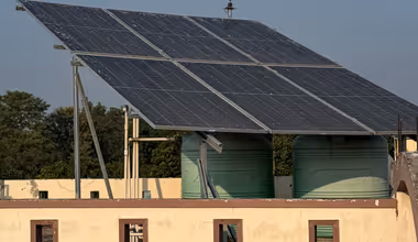 Solar ಪ್ಯಾನಲ್ ಕ್ಲೀನ್ ಮಾಡುವಾಗ ಈ ತಪ್ಪು ತಪ್ಪಿಯೂ ಮಾಡಬೇಡಿ.. ನಿರ್ಲಕ್ಷ್ಯ ವಹಿಸಿದರೆ ಭಾರೀ ನಷ್ಟ ಗ್ಯಾರಂಟಿ!
