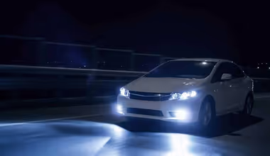 High-Beam Rules : गाडीतच वाजणार अलार्म! हाय-बीम लाईट वापरल्यास बसणार मोठा फटका, नवा नियम काय?