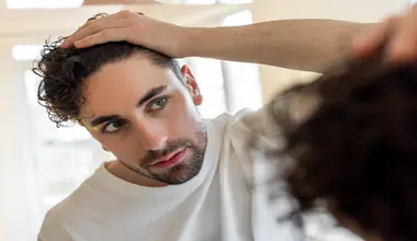 Men's Hair Fall : మగవాళ్లలో జుట్టు రాలడానికి కారణాలేంటి? రాలకుండా ఎలా కాపాడుకోవాలి?