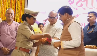 Raksha Bandhan: CM मोहन यादव को महिला पुलिसकर्मियों ने बांधी राखी, मिले उपहार
