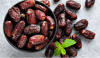 Dates Benefits: শক্তির পাওয়ার হাউজ! সকালে খালি পেটে খেজুর খেলে কি কি উপকার পাবেন জানেন?