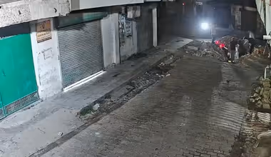 Kanpur Viral Video: कानपुर में डिलीवरी बॉय बाइक समेत खुले सीवर में गिरा, रोंगटे खड़े कर देगा CCTV वीडियो