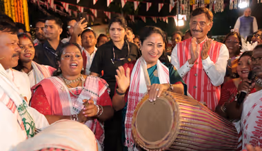 Karam Milan Samaroh 2026: 5 PHOTOS में देखिए करम पर्व का रंग, CM रेखा गुप्ता भी हुईं शामिल