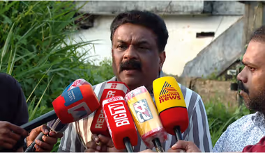 'എനിക്കുണ്ടായ മാനസിക പ്രയാസത്തിനും കുടുംബം അനുഭവിച്ച പ്രയാസത്തിനും ആര് മറുപടി പറയും'; രാഷ്ട്രീയ മുതലെടുപ്പ് നടന്നെന്ന് പ്രിൻസിപ്പൽ