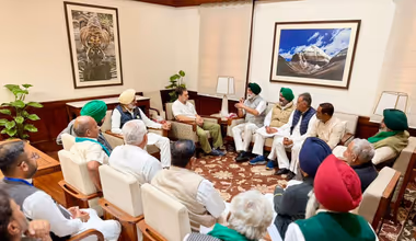 17 Farmer Unions Meet Rahul Gandhi, Slam 'Anti-Farmer' US Trade Deal