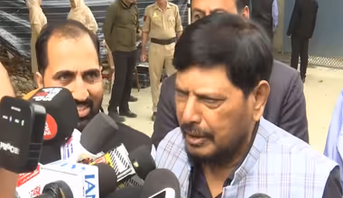 Ramdas Athawale: 'मतं चोरीला गेली तर राहुल गांधी कसे जिंकले?', आठवलेंचा विरोधकांना सवाल