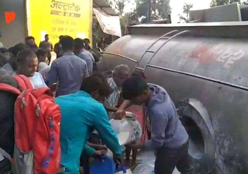कोंडागांव की सड़कों पर बह रहा दूध