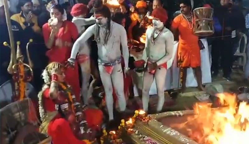कुंभ मेले के दौरान किन्नरों की रहस्यमय अघोर नरमुंड साधना