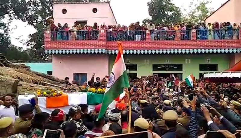 पुलवामा में शहीद हुए मेजा के महेश कुमार का शव घर पहुंचा