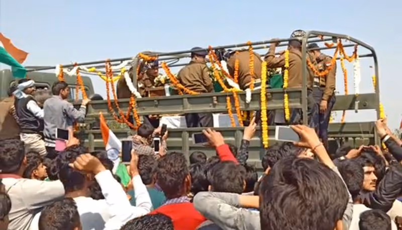 मथुरा पहुंचा शहीद पंकज का पार्थिव शरीर, अंतिम संस्कार आज