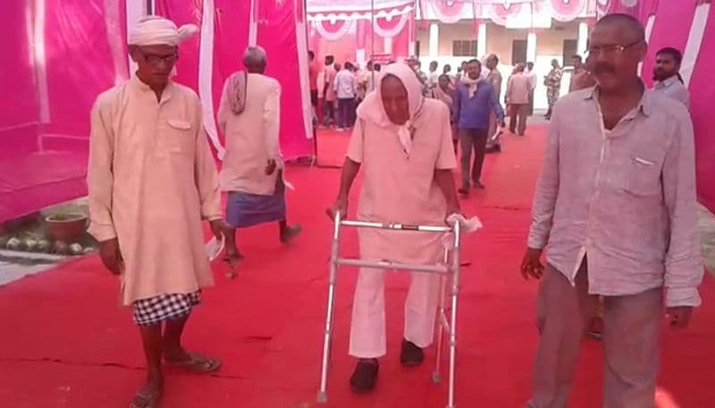 90 साल के बुजुर्ग बनारसी राम ने किया मतदान