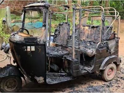 autorickshaw fire