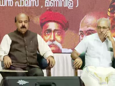 kerala university vc mohan kunnumal rss speech sparks controversy sfi march