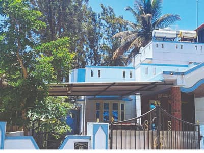 Lokayukta raids corrupt officials Bellary official owns 44 acres 14 sites 3 houses rav