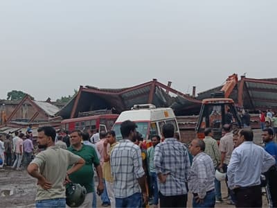 Several trapped after warehouse shed collapses at Taratala in Kolkata