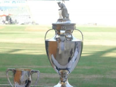 হাড্ডাহাড্ডি রঞ্জি সেমিতে কর্ণাটকের লক্ষ্য ২৫০, বাংলার চাই ৭ উইকেট