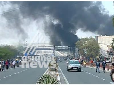 ദില്ലിയില്‍ അര്‍ധരാത്രിയിലും വ്യാപക അക്രമം, ഒരു മരണം കൂടി മരണസംഖ്യ 14 ആയി (Live Update)