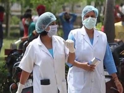 Coronavirus LIVE, মোদীর রাজ্যে আক্রান্তের সংখ্যা ২ হাজার ছাড়াল, দেশে চিকিৎসক নিগ্রহ আটকাতে অর্ডিন্যান্স জারি