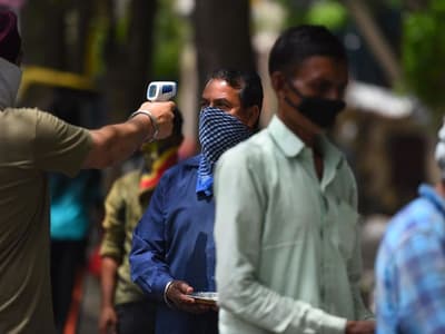 Coronavirus LIVE, ভারতে আক্রান্তের সংখ্যা ৩৩ হাজার ছাড়াল, মহারাষ্ট্রে সংখ্যাটা ১০ হাজার ছুঁতে চলল