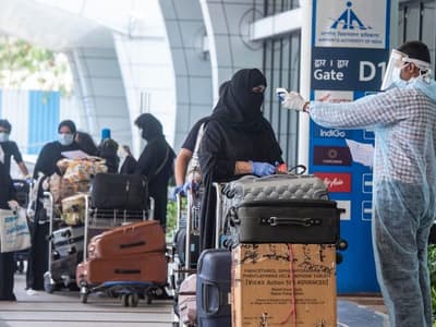 Coronavirus LIVE, লকডাউনে গোয়ায় অপরাধের সংখ্যা কমল ৬৭%, ঢাকা থেকে ১২৯ জন যাত্রীকে নিয়ে দিল্লিতে এল বিমান