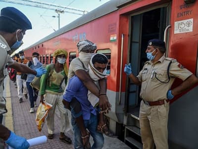 Coronavirus LIVE, বন্দে ভারত মিশনে দেশে ফিরলেন ৪ হাজার ভারতীয়, ঘরে ফিরেছেন ৫ লক্ষ পরিযায়ী শ্রমিক