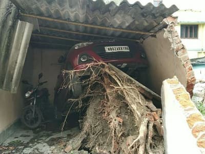 Aftershok Amphan Live- ধ্বংসের স্তূপে কলকাতা-সহ ৪ জেলা, ঝড়ের আঘাতে ১৩ জনের মৃত্যু