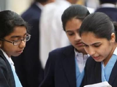 CBSE 10th result 2022 Live Updates : சிபிஎஸ்இ பொதுத்தேர்வு முடிவுகள் இன்று வெளியாகாது!