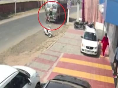 देवी मां का चमत्कार: ट्रक के नीचे आया 10 साल का बच्चा, करिश्मा ऐसा की उसे खरोंच तक नहीं आई