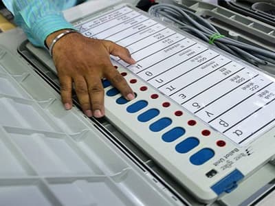 Election Live Update-আজ রাজ্যের বিজেপি নেতারা উপস্থিত হবেন কেন্দ্রিয় নির্বাচন কমিশন দফতরে