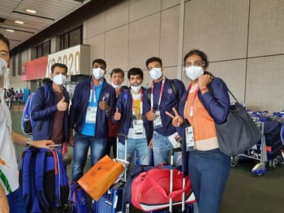 #Cheer4India ओलंपिक के लिए पहुंची बैडमिंटन टीम औपचारिकता के बाद खेलगांव रवाना, इटली से बाक्सर्स भी पहुंचे