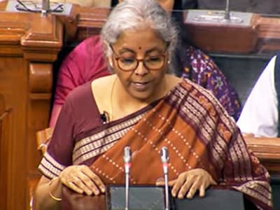 Budget 2022 LIVE: वित्त मंत्री ने बताया कोरोना महामारी के बाद भी जनता पर क्यों नहीं बढ़ाया टैक्स का बोझ