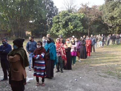 Uttarakhand Chunav 2022 Live : सभी 70 सीटों पर मतदान खत्म, 632 उम्मीदवारों की किस्मत EVM में कैद