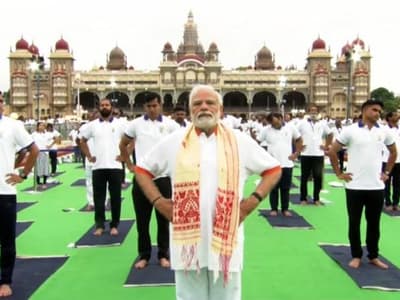 Yoga Day 2022:প্রধানমন্ত্রী মোদীর নেতৃত্বে মাইসোরে যোগ দিবস, আরও ছবি, আরও খবর  