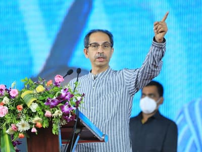 Maharashtra MVA Crisis: उद्धव ठाकरे ने खाली किया CM आवास, BJP ने कहा- शिवसेना विधायकों से संपर्क नहीं