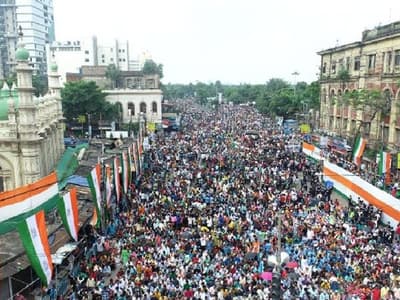 21 July Sahid Diwas Live: শহিদ দিবসের মঞ্চে মমতা বন্দ্যোপাধ্য়ায়, থামল প্রবল বৃষ্টি