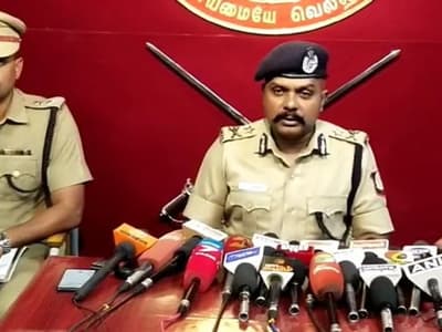 Tamil News live : பெட்ரோல் குண்டு வீச்சு சம்பவம்... SDPI-யை சேர்ந்த இருவர் கைது!!
