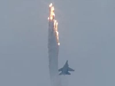 Air Force Day 2022: राफेल के करतब को देखते रह गए लोग, IAF का शौर्य देख रोमांचित हुए लोग