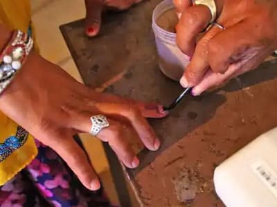 UP Bypoll : रामपुर-खतौली में हुआ मतदान, अब्दुल्ला आजम बोले- चुनाव नहीं धांधली हो रही