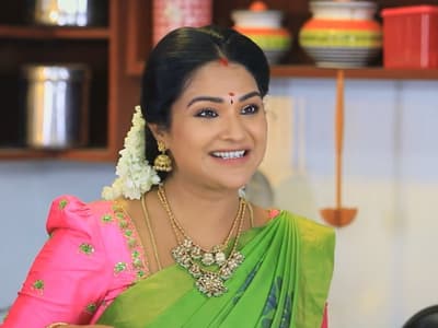 Thangamayil Speaks Lie about Her Age and Education Pandian Stores 2 Serial